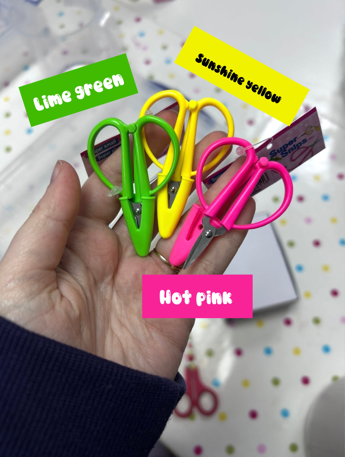 Cute tiny scissors (3 colours available)