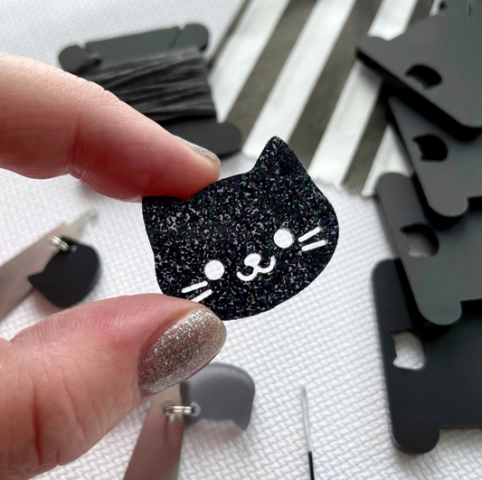 Glitter cat Needleminder