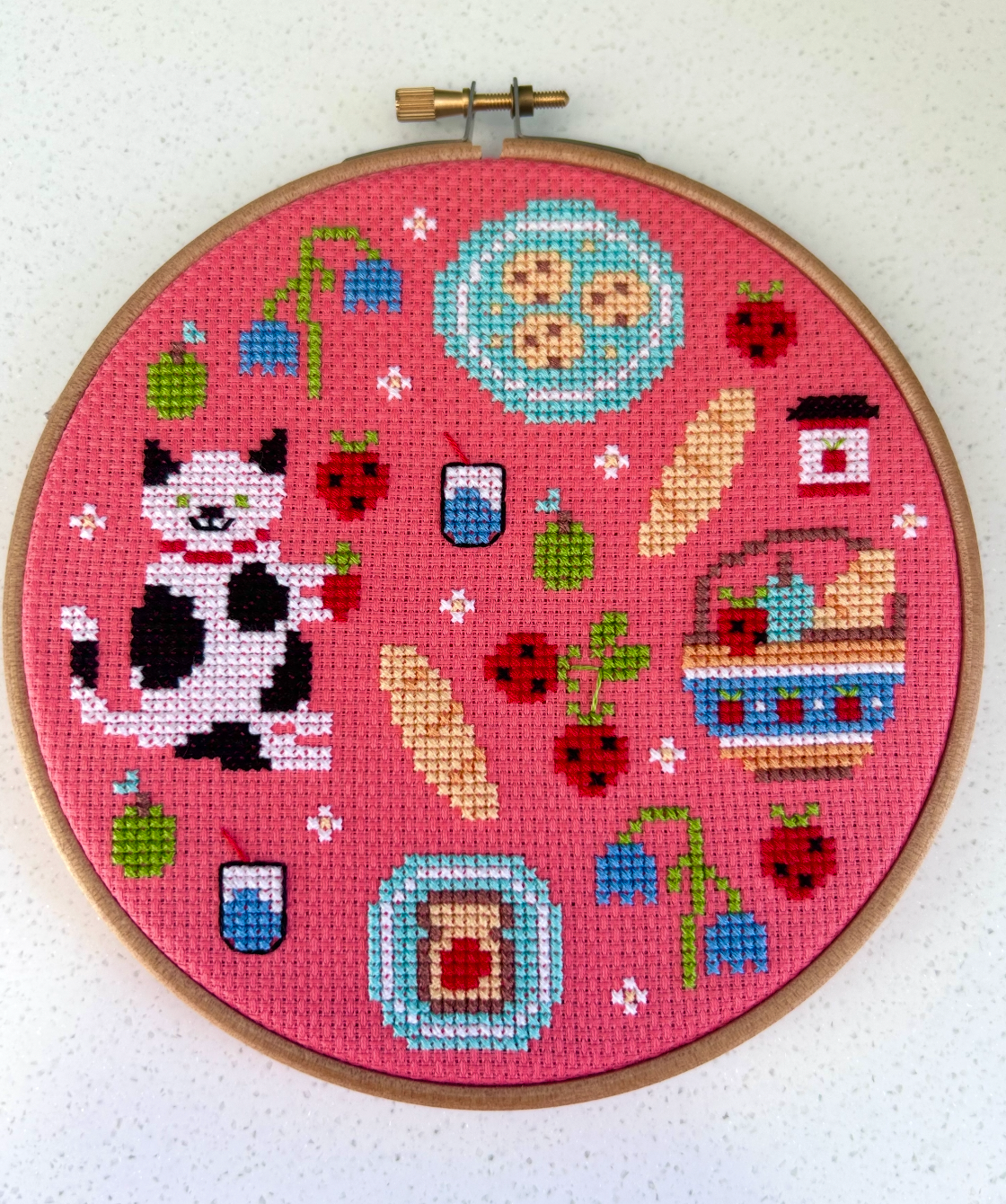 The strawberry Picnic *Cross Stitch Kit*